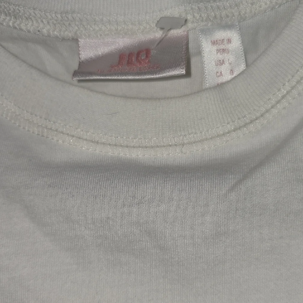 NWT JLO White Short Sleeve Tee with Minimalist Design - Picture 6 of 7